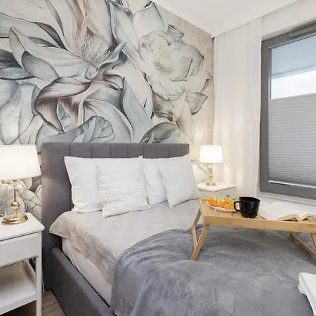 Plac Unii Srodmiescie By Renters *